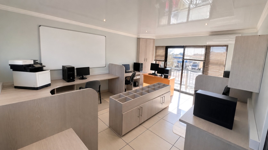 To Let Commercial Property for Rent in Langenhovenpark Free State